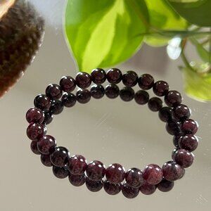 8mm handmade almandine garnet bead bracelet